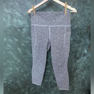 Athleta Salutation Stash II Pocket 7/8 Tight Leggings